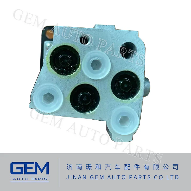 Manual Control Valve 14750667h for Shacman HOWO China Heavy Truck